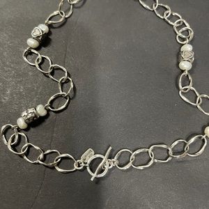 Beautiful freshwater pearl and SS 925 necklace.